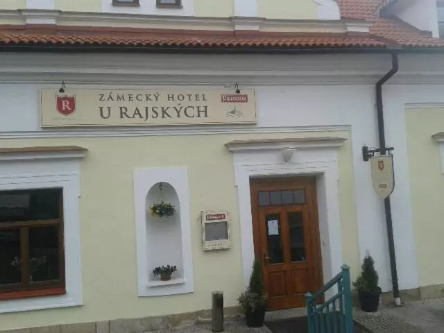 Отель Zámecký  U Rajských