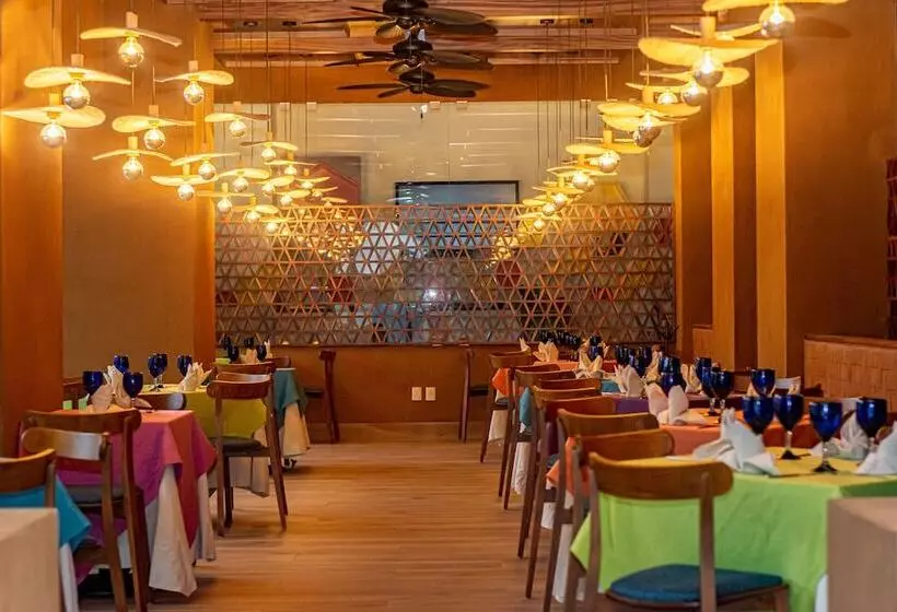 Resort Park Royal Beach Huatulco   All Inclusive