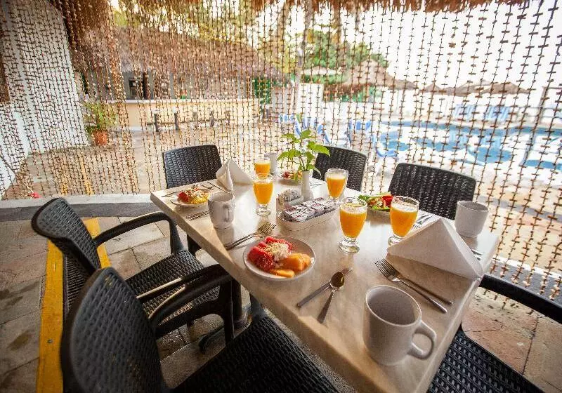 Resort Park Royal Beach Huatulco   All Inclusive