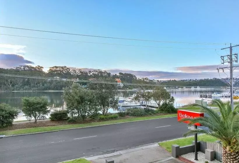 ホテル Bellevue On The Lakes