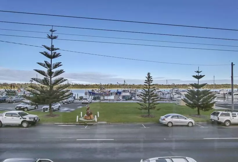 ホテル Bellevue On The Lakes