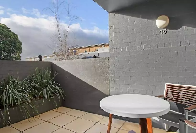 ホテル Bellevue On The Lakes