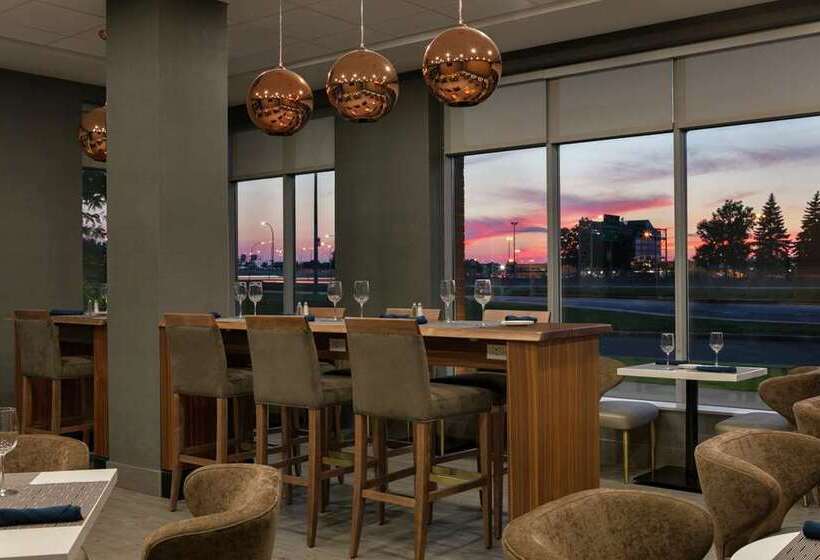 فندق Embassy Suites By Hilton Montreal Airport