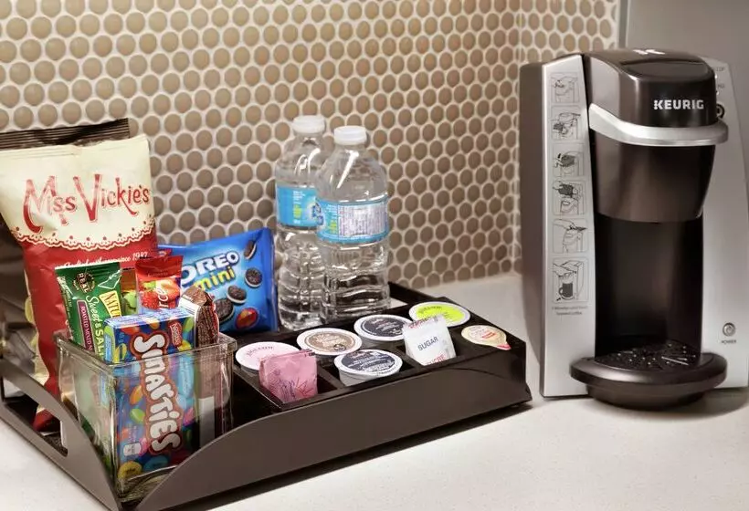 Hotelli Embassy Suites By Hilton Montreal Airport