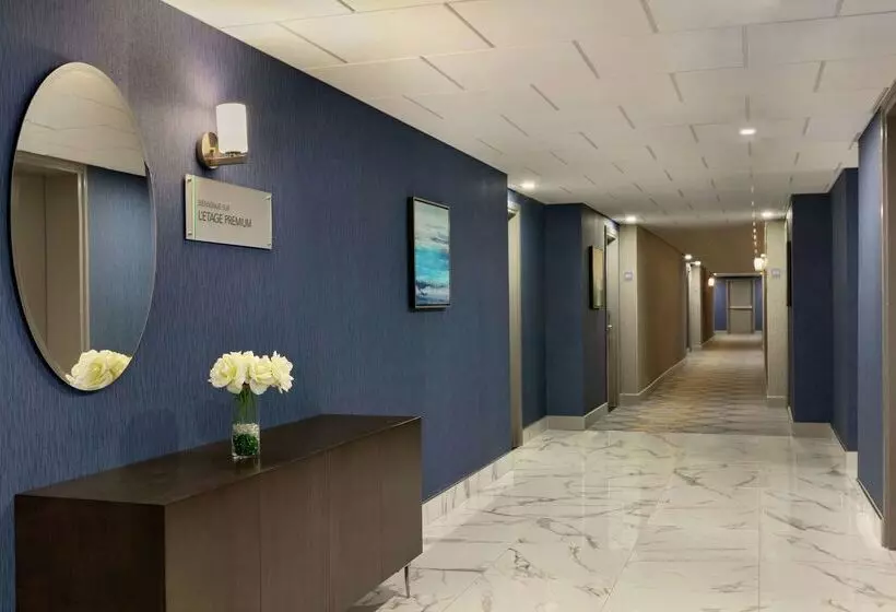 Hotelli Embassy Suites By Hilton Montreal Airport