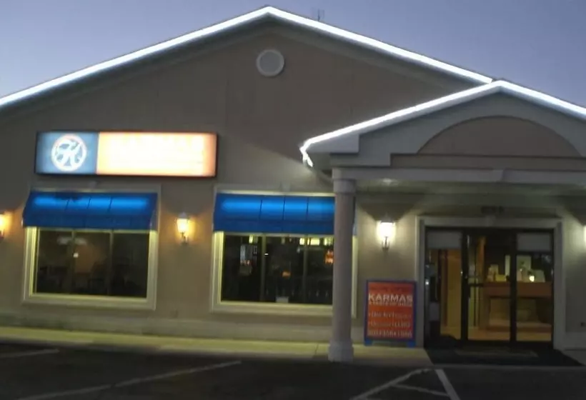 酒店 Howard Johnson By Wyndham Niagara Falls