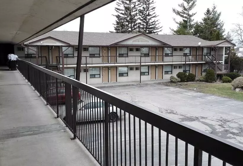 酒店 Howard Johnson By Wyndham Niagara Falls