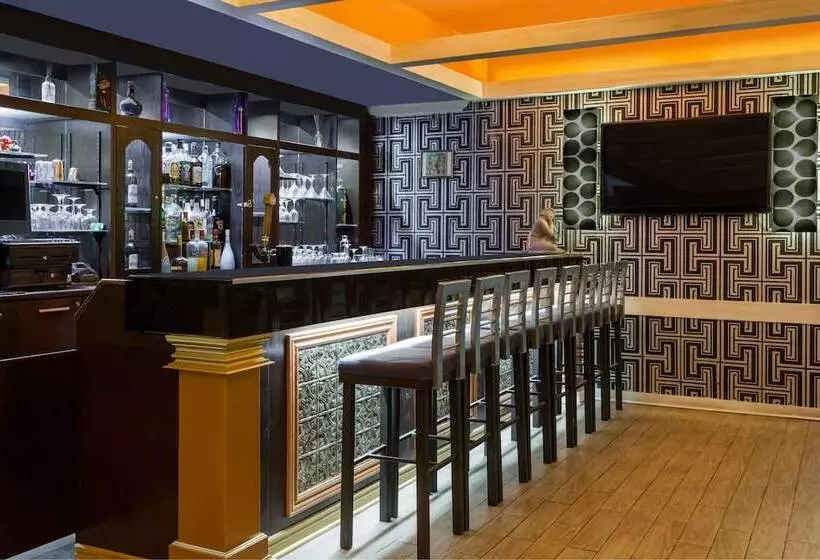 酒店 Howard Johnson By Wyndham Niagara Falls