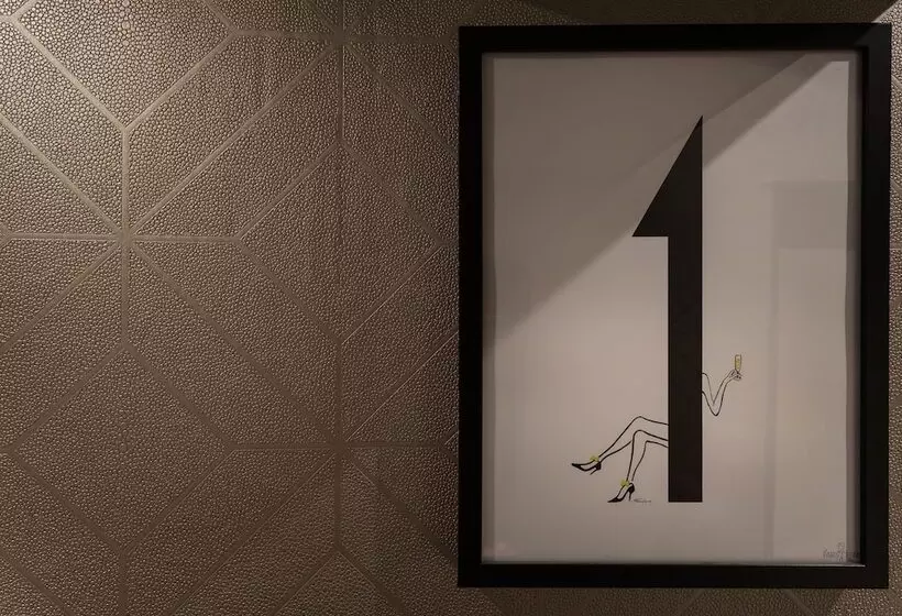 ホテル Hôtel La Parizienne