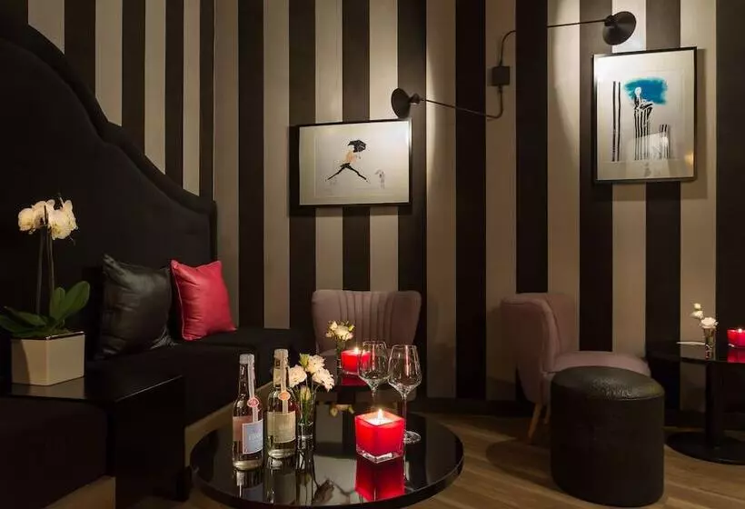 ホテル Hôtel La Parizienne