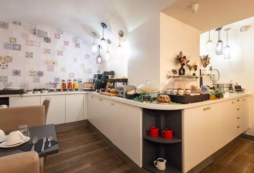 ホテル Hôtel La Parizienne