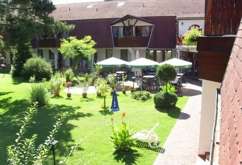 בית מלון כפרי Kentaur