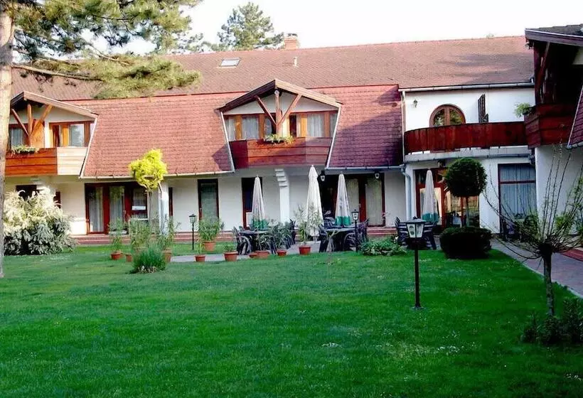 בית מלון כפרי Kentaur