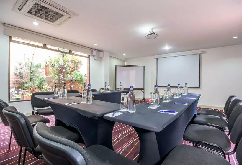 فندق Avani Royal Zona T Bogotá