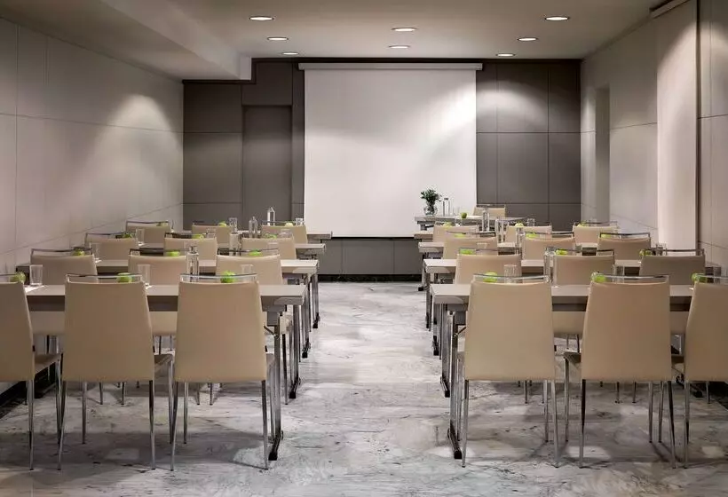 فندق Avani Royal Zona T Bogotá