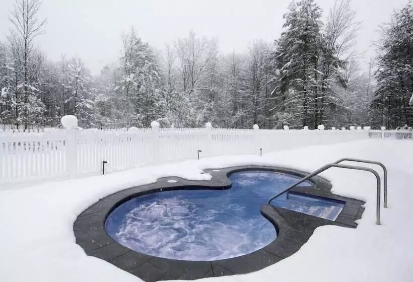 فندق The Essex Resort & Spa