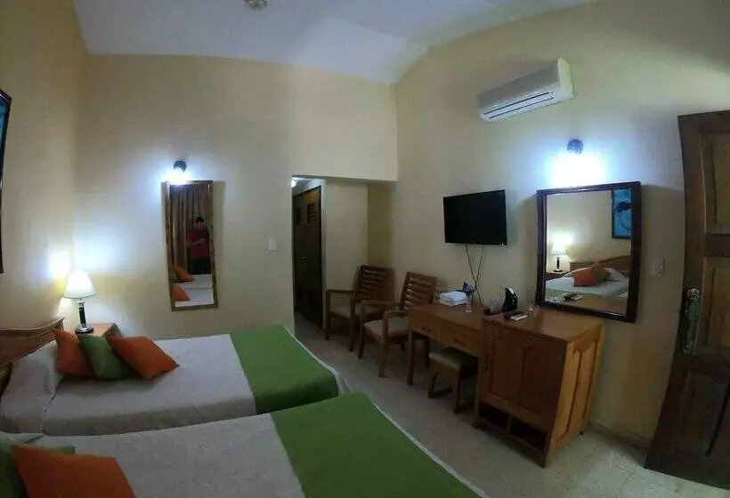 Hotelli Horizontes Rancho San Vicente