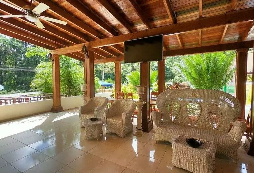 Hotelli Horizontes Rancho San Vicente