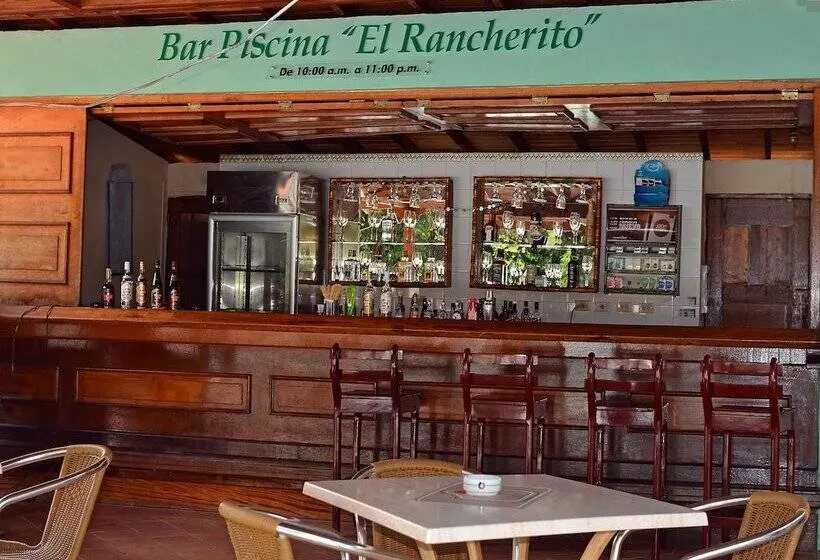 Hotelli Horizontes Rancho San Vicente