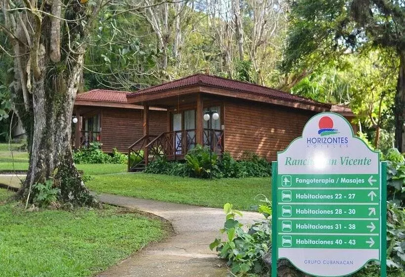 Hotelli Horizontes Rancho San Vicente