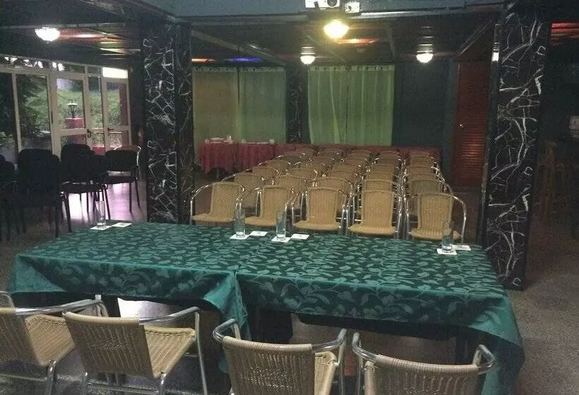 Hotelli Horizontes Rancho San Vicente