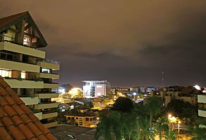 هتل Yotau All Suites