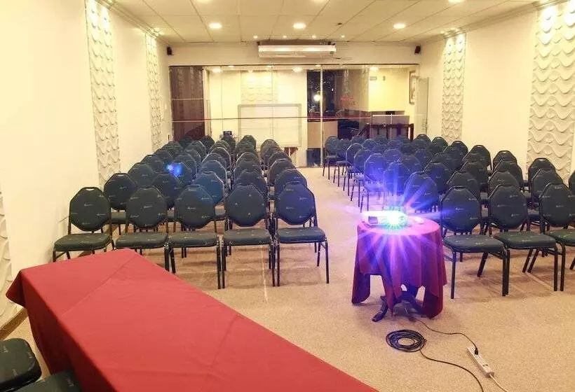 هتل Yotau All Suites