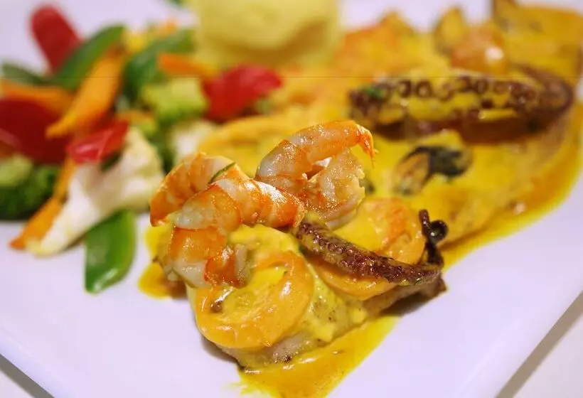 هتل Yotau All Suites