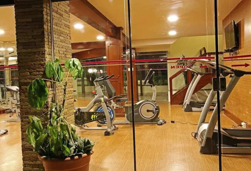 هتل Yotau All Suites