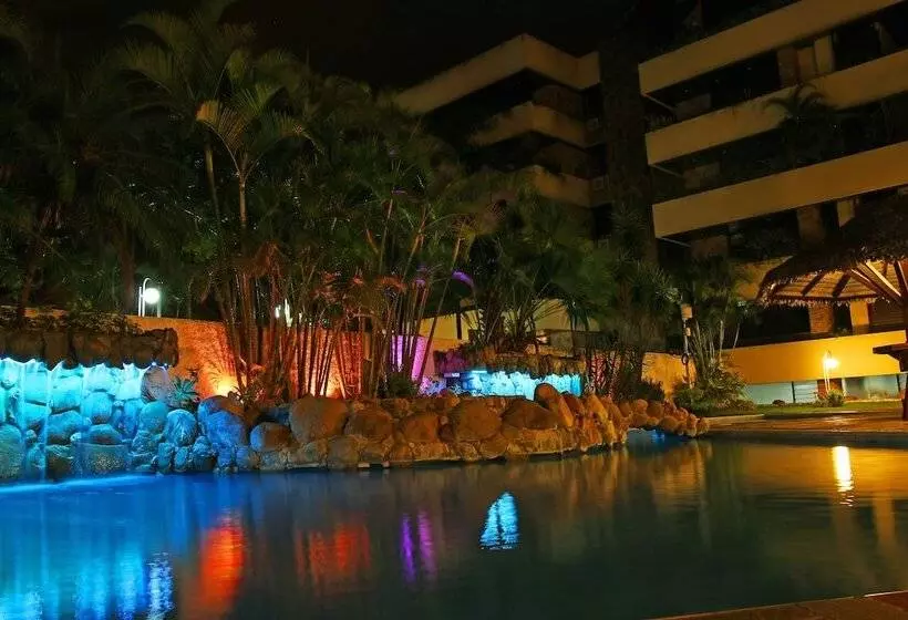 هتل Yotau All Suites