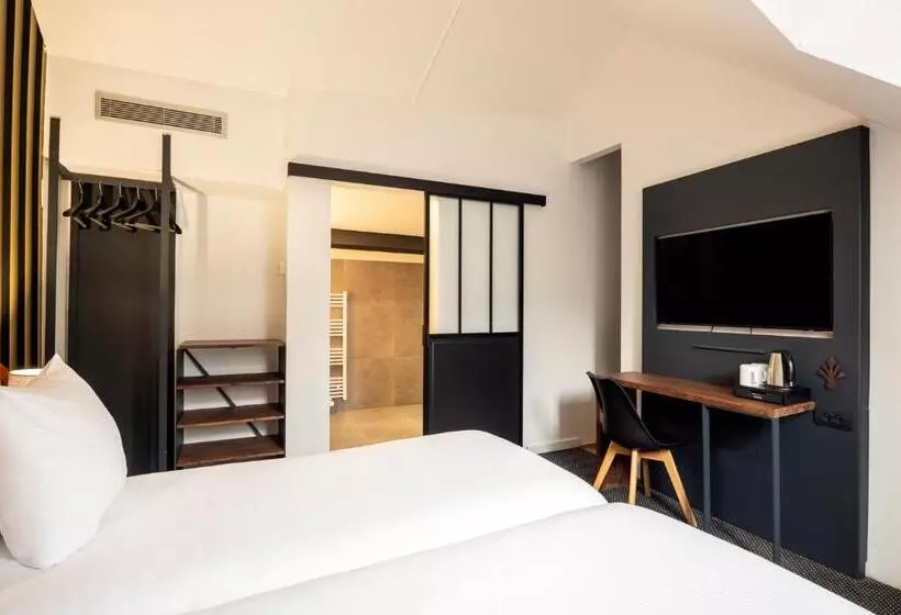 هتل Aris Grand Place