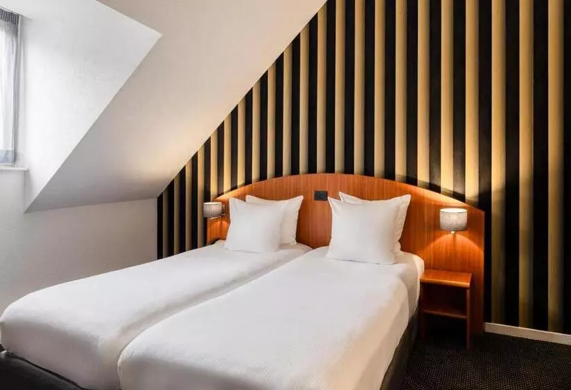 هتل Aris Grand Place