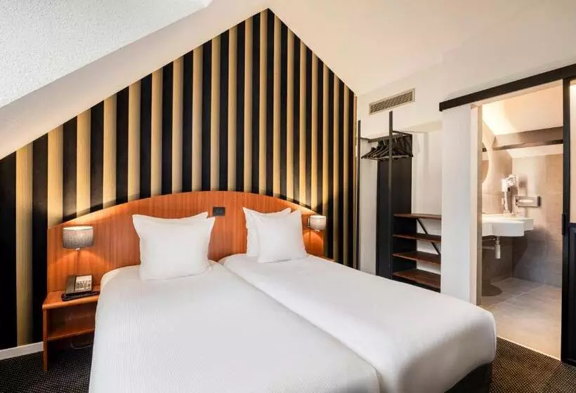 هتل Aris Grand Place