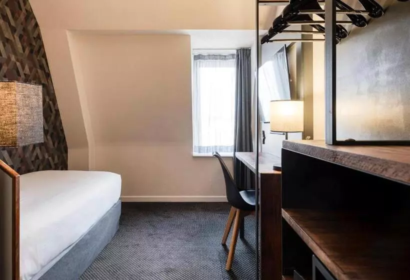 هتل Aris Grand Place