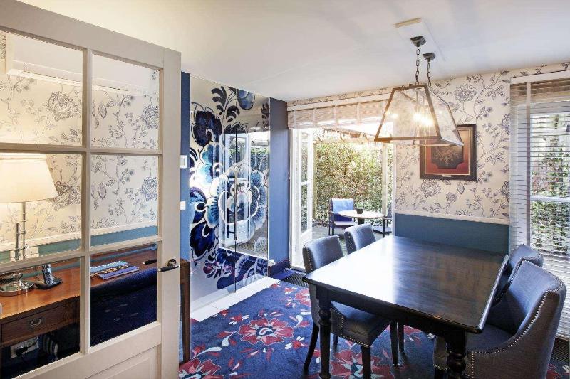 Hotel Carlton Ambassador