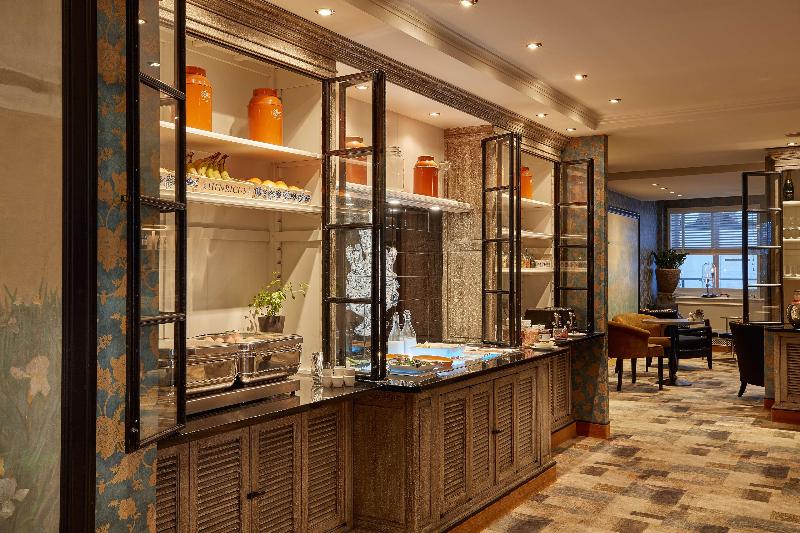 Hotel Carlton Ambassador