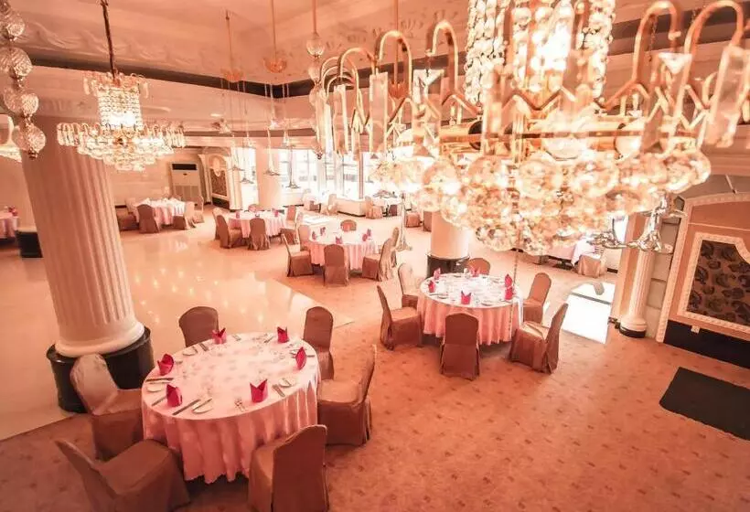 Hotel Chinggis Khaan