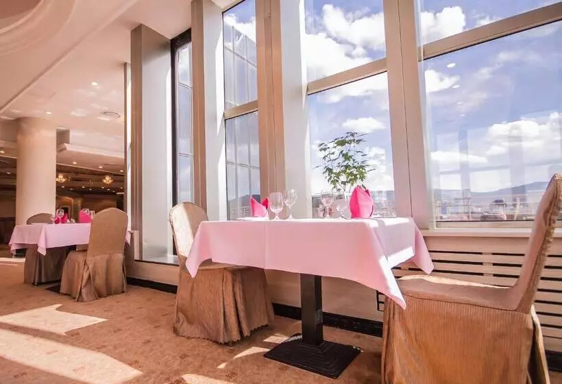 Hotel Chinggis Khaan