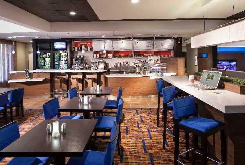 هتل Courtyard Fort Myers Cape Coral