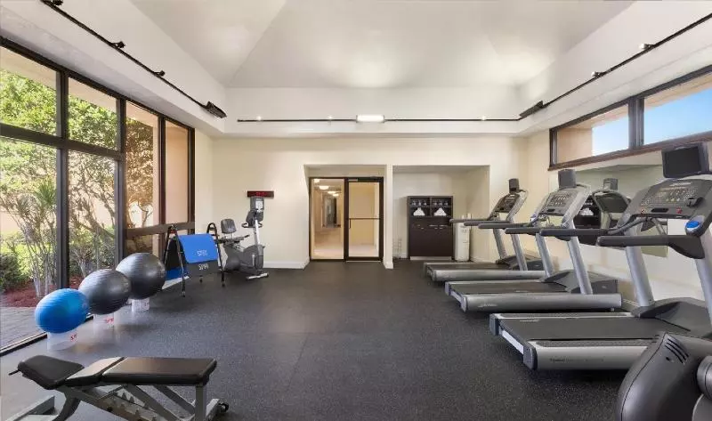 هتل Courtyard Fort Myers Cape Coral