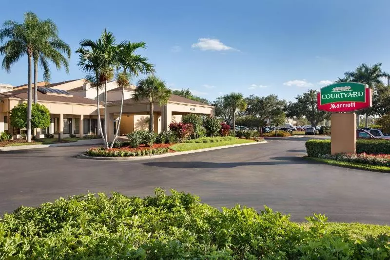 هتل Courtyard Fort Myers Cape Coral