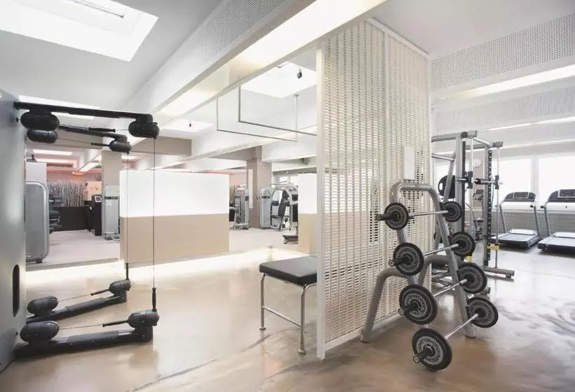 هتل Holiday Inn Düsseldorf  Hafen