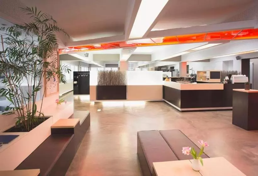 هتل Holiday Inn Düsseldorf  Hafen