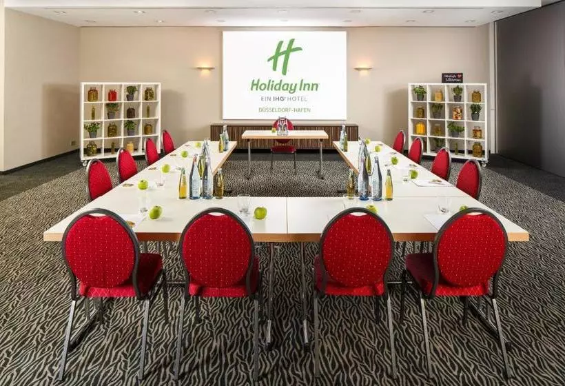 هتل Holiday Inn Düsseldorf  Hafen