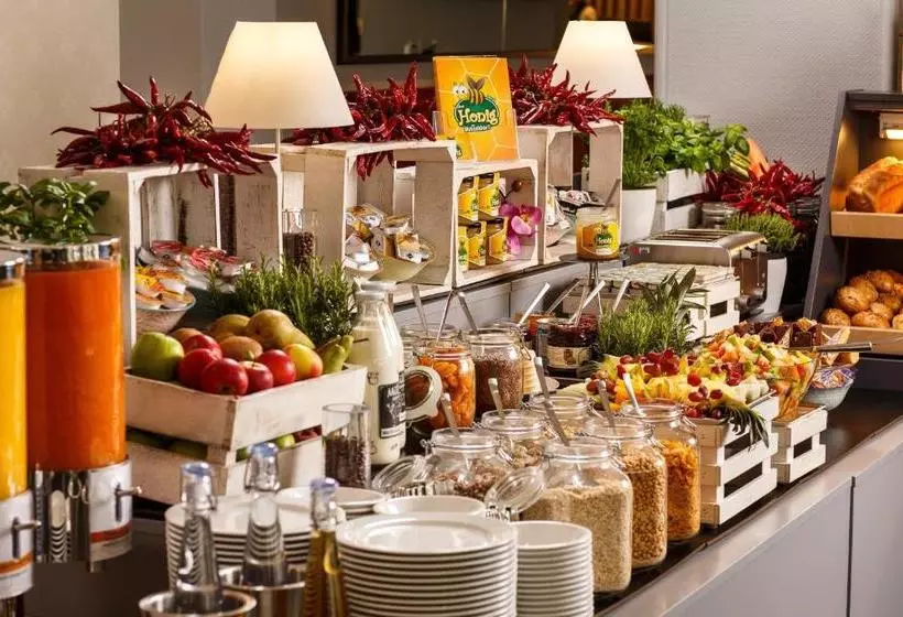 هتل Holiday Inn Düsseldorf  Hafen