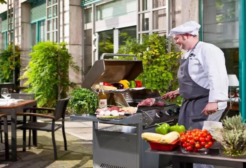 هتل Holiday Inn Düsseldorf  Hafen