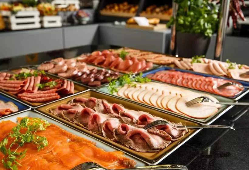 هتل Holiday Inn Düsseldorf  Hafen