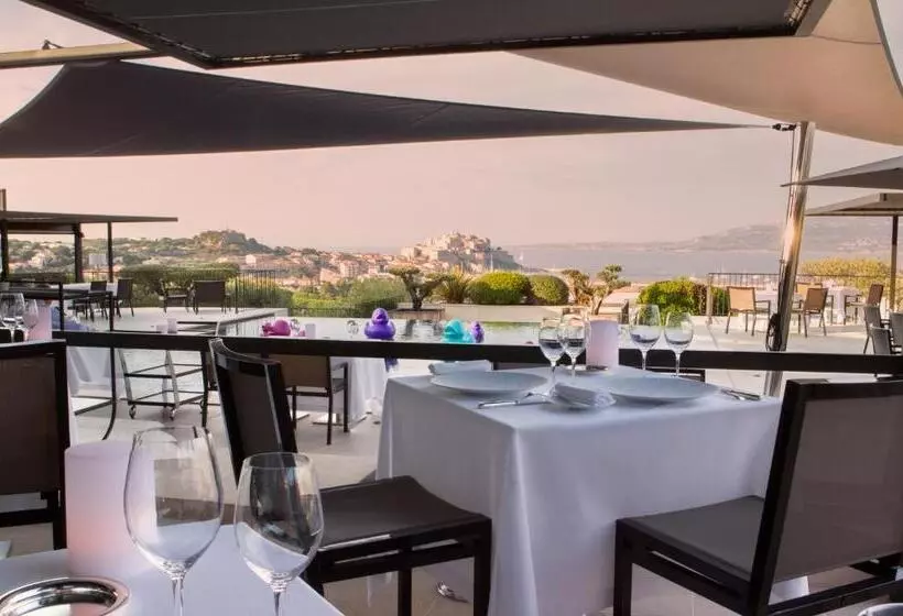 Отель La Villa Calvi