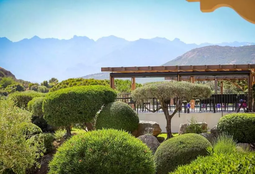 Отель La Villa Calvi