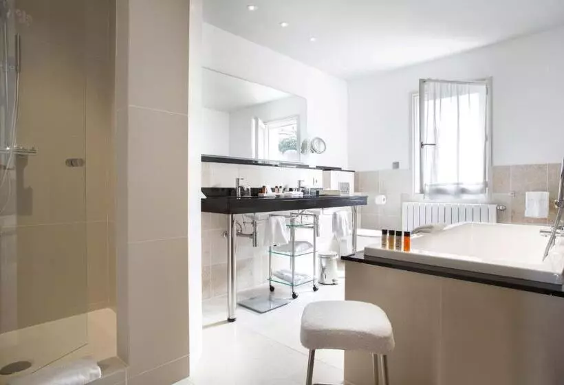 Отель La Villa Calvi